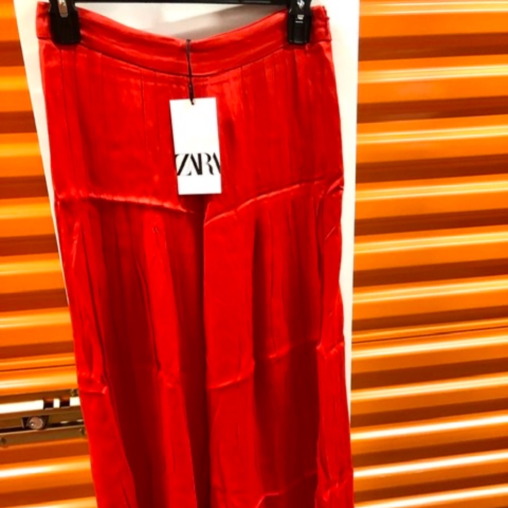 NWT ZARA Pleated Satin Capri Pants, S